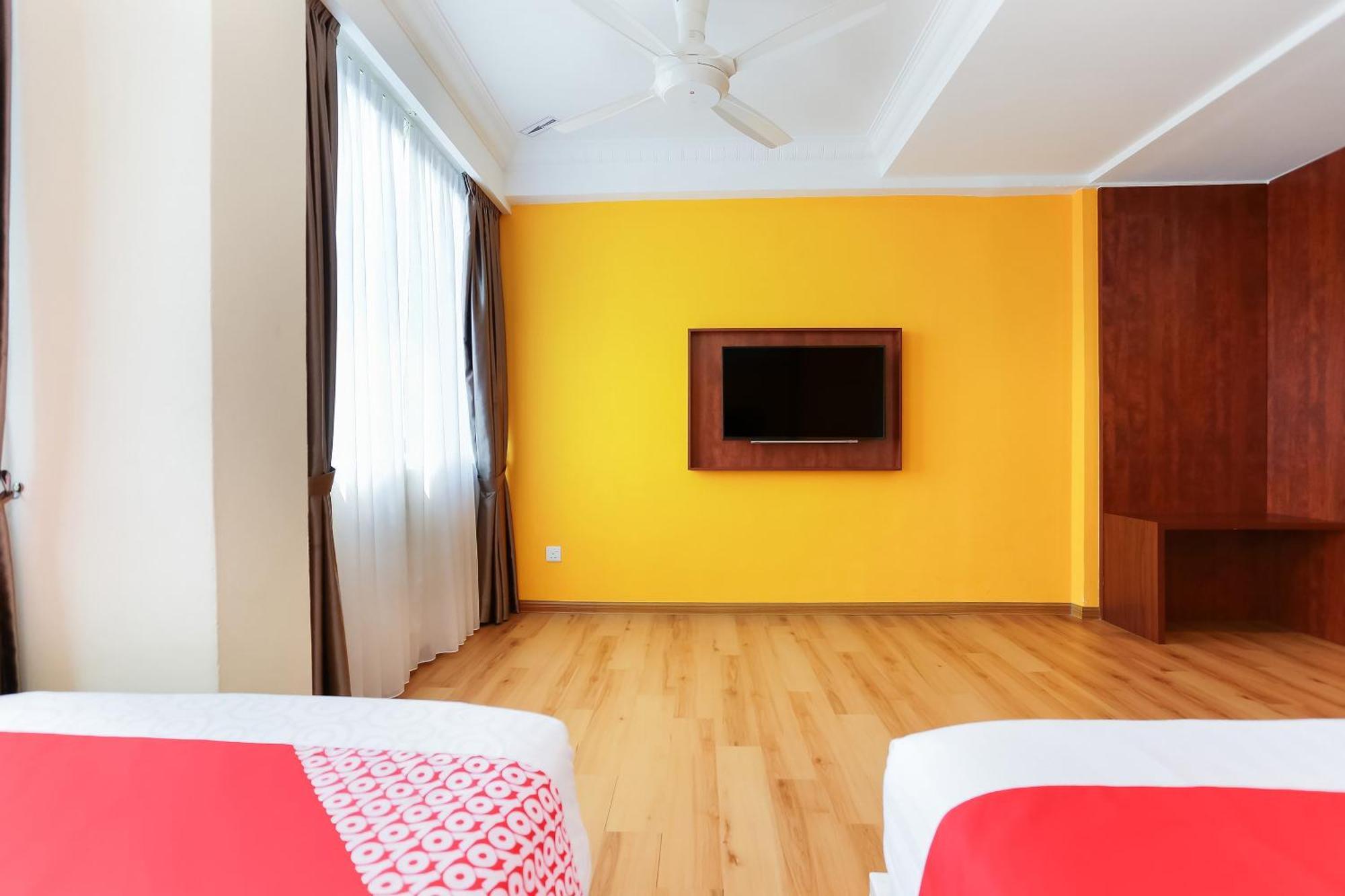 Collection O Hotel Super Cowboy Malacca Extérieur photo